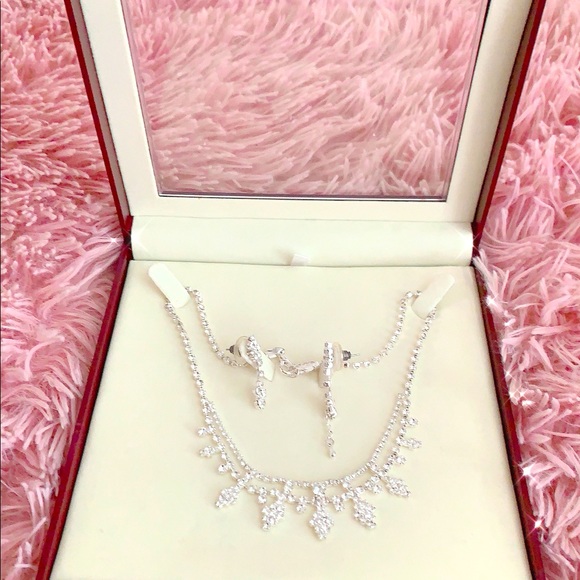 Necklace and earrings set for Wedding /evening event - Picture 1 of 3